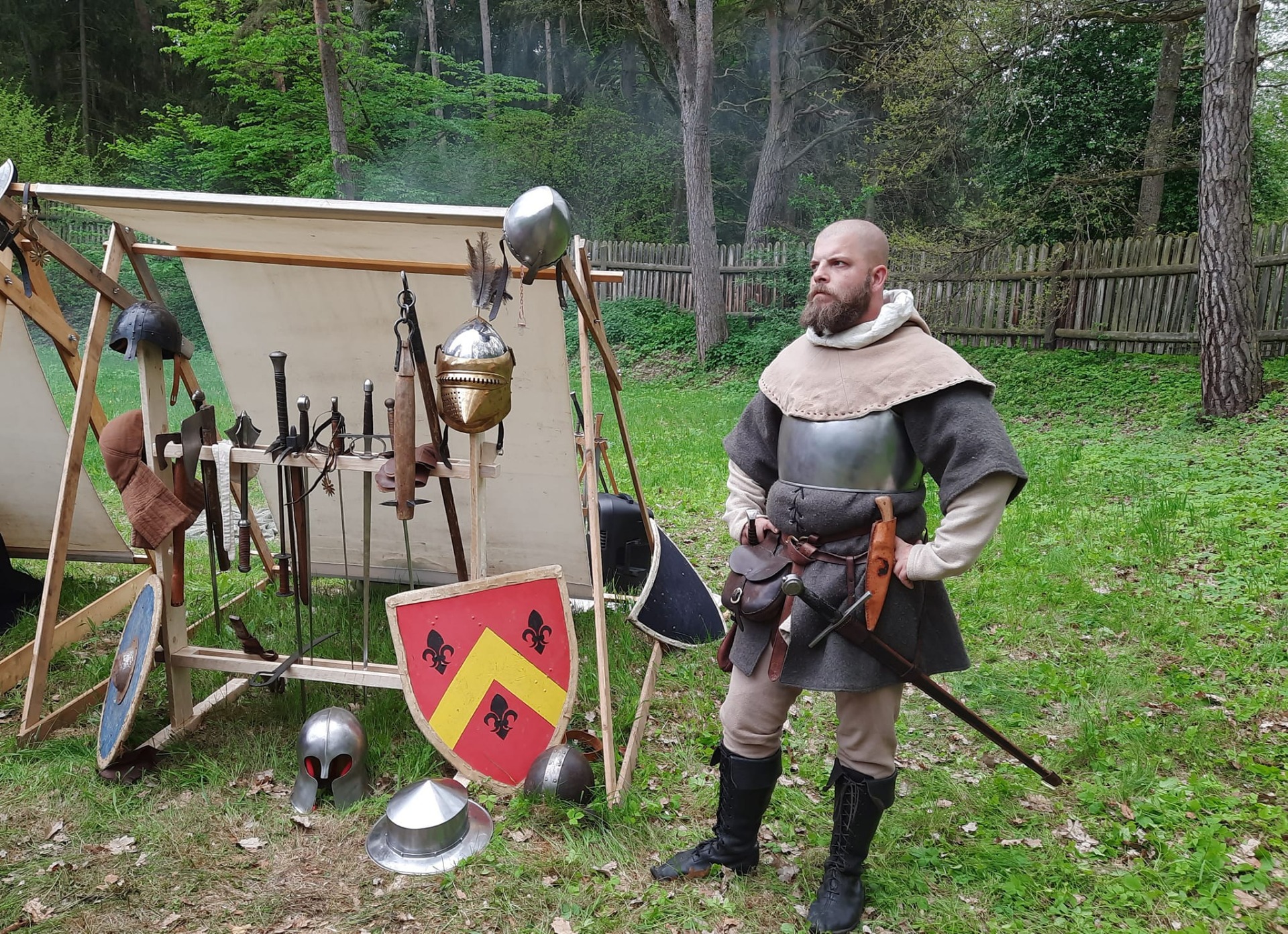 Zbrojnice s výkladem