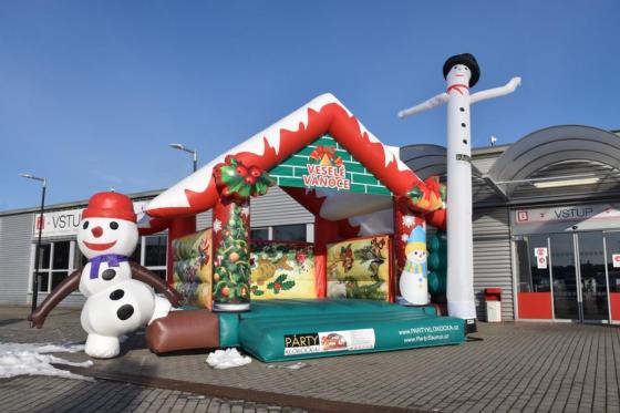 vánoční skákací hrad (foto pouze ilustrační)